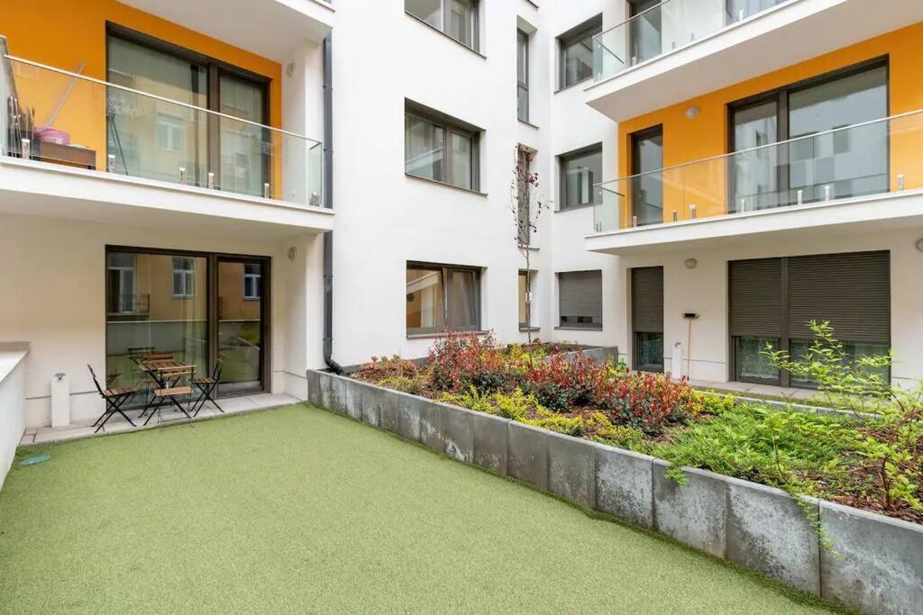Apartamento Terrace Vista-Modern 2Br Retreat Budapest Exterior foto
